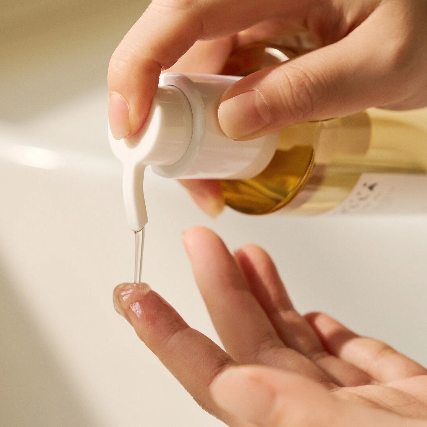 SKIN1004 - Madagascar Centella Light Cleansing OIl 200ml